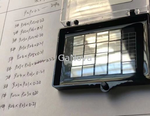 JDCD05-001-004 3 * 3 mm2 * 0,5 mm Einkristall-Diamant in elektronischer Qualität, N-Gehalt &lt; 100 ppb, XRD &lt; 0,015º Wärmeleitfähigkeit